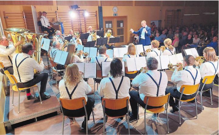 Mit grosser Begeisterung präsentierte die Musikgesellschaft ihr Jahreskonzert. Bilder: ew
