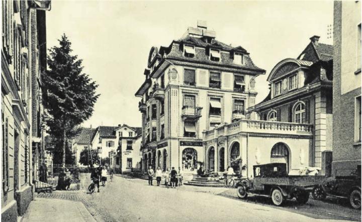 Die gleiche Stelle an der Zentralstrasse: das Warenhaus «Zur Stadt Paris» im Jahr 1930 … Die gleiche Stelle an der Zentralstrasse: das Warenhaus «Zur Stadt Paris» im Jahr 1930 …