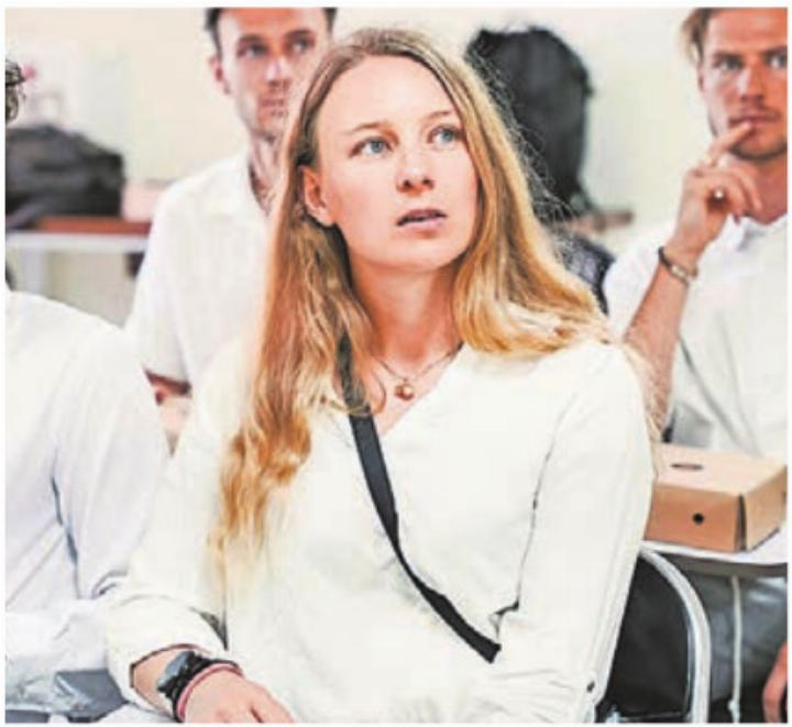 Lia-Mara Bösch bei der Orientierung zu ihrem Auslandssemester. Bild: zg