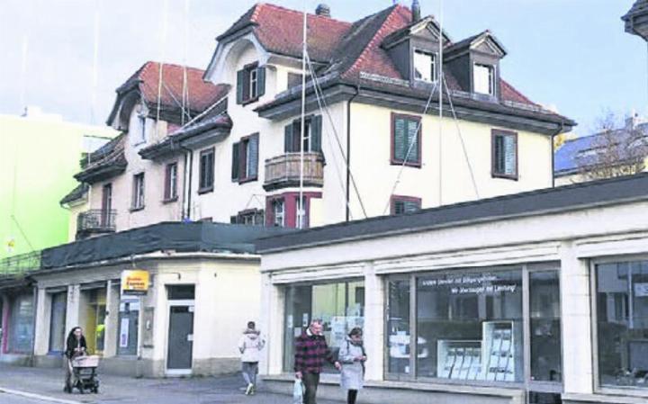 Baubewilligung erteilt. In einem halben Jahr werden an der Bahnhofstrasse die Abbrucharbeiten starten. Bild: Archiv
