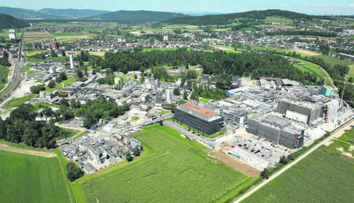 Die Dottikon ES investiert in den kommenden Jahren rund 700 Millionen Franken in den Ausbau ihres Standortes. Bilder: DES