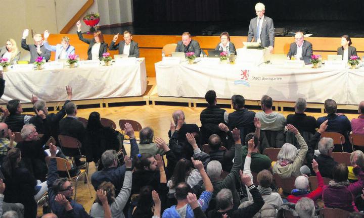 Die komplexen Projekte Zürcherstrasse und Bushof haben mit dem Zuspruch des Bremgarter Stimmvolks einen Meilenstein erreicht.
Bilder: Sabrina Salm Die komplexen Projekte Zürcherstrasse und Bushof haben mit dem Zuspruch des Bremgarter Stimmvolks einen Meilenstein erreicht.
Bilder: Sabrina Salm