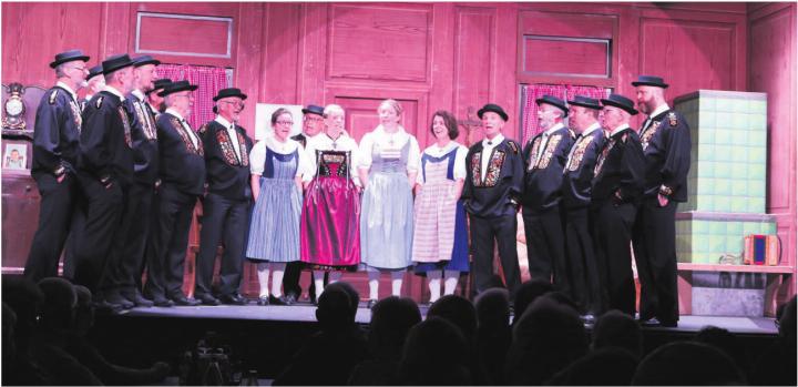 Unter der Leitung von René Arnold boten die Sänger des Jodlerklubs ein abwechslungsreiches Liederprogramm. Bilder: ic