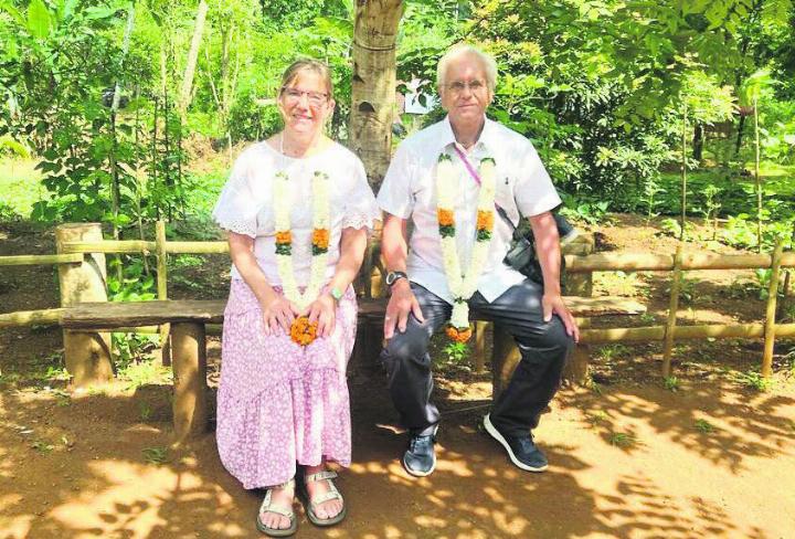 Wieder zurück in Sri Lanka sein zu können, erfüllte Franziska Schiltknecht und Reinhard Strickler mit viel Freude. Bilder: zg