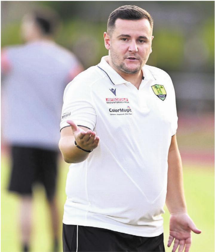Erfolgreicher Trainerneuling: Shani Tarashaj schlägt sich gut mit dem FC Mutschellen – und will den Aargauer Cup gewinnen. Bild: Archiv/awa Erfolgreicher Trainerneuling: Shani Tarashaj schlägt sich gut mit dem FC Mutschellen – und will den Aargauer Cup gewinnen. Bild: Archiv/awa