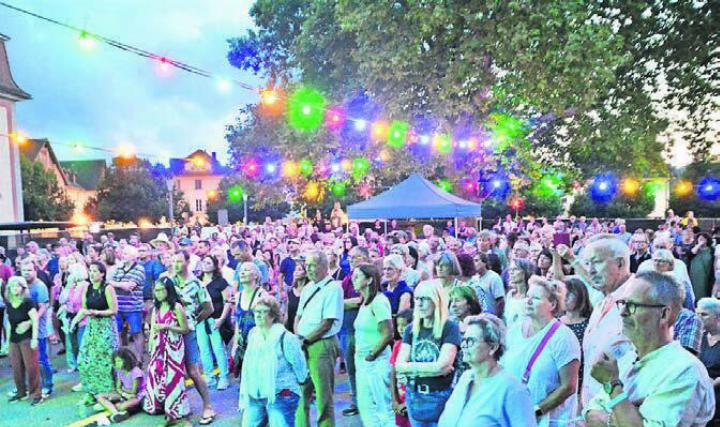 Die Bevölkerung darf sich wieder auf ein Musikfest im Klosterhof freuen. Bild: Archiv