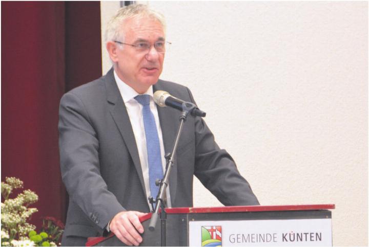Regierungsrat Alex Hürzeler lobte die Blasmusikvereine und versprach Hilfe durch den Kanton. Bild: Roger Wetli