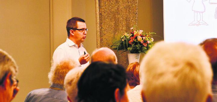 Daniel Strub, CEO Spital Muri, gab Einblick in die Projekte, welche sie realisieren. Bild: vaw