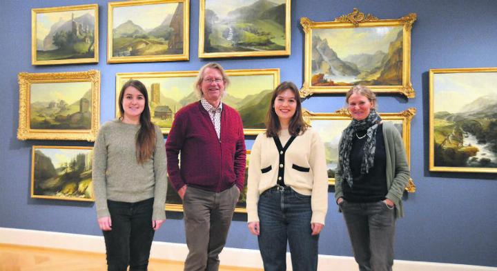 Sie alle sind Expertinnen und Experten in ihren Bereichen – rund um Caspar Wolfs Werk bilden sie nun ein Team, von links: Katja Häckel, Peter Fischer, Kristina Pfister und Nadia Häfner (von links). Bild: Annemarie Keusch