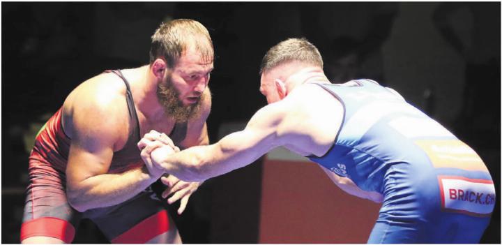 Sein Einsatz ist fraglich. Magomed Ayskhanov (links) gegen den Willisauer Samuel Scherrer. Bild: Archiv