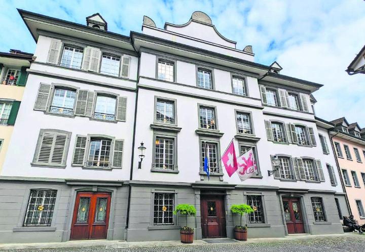 Das Lohnmodell für Ratsmitglieder unterscheidet sich von Gemeinde zu Gemeinde stark. Bremgarten möchte seines anpassen. Bild: Marco Huwyler