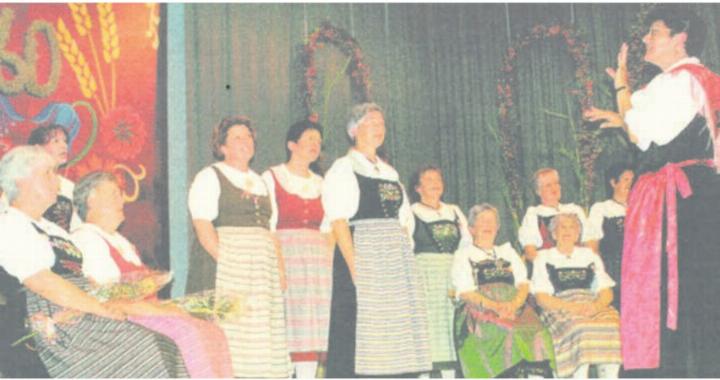 Die Trachtengruppe Buttwil erfreut mit ihrem abwechslungsreichen Programm ihre Besucher. Bild: Archiv