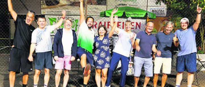 Alle Finalisten, vereint auf einem Bild (von links): Reto Zumbühl, Martin Leu, Silke Lipold, André Stutz, Corinne Moos-Trottmann, Daniela Haug, Markus Schüpbach, Carlo Rosano, Niels Hildebrandt. Es fehlt Marianne Hurni. Bild: zg
