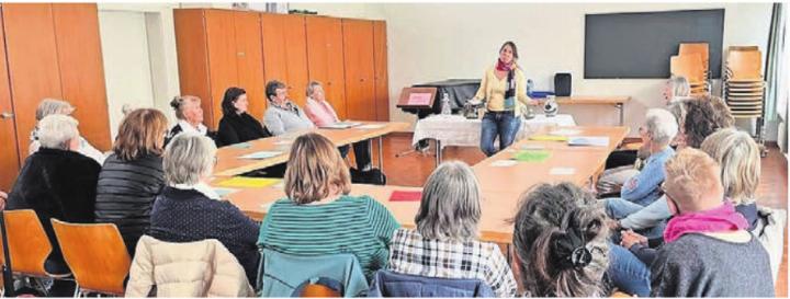 Der KISS-Anlass wurde mit viel Interesse besucht. Bild: zg