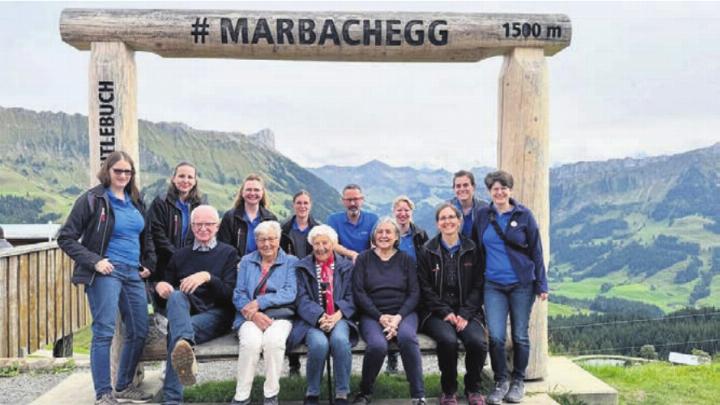 Die Samariter genossen den Weitblick auf der Marbachegg. Bild: zg
