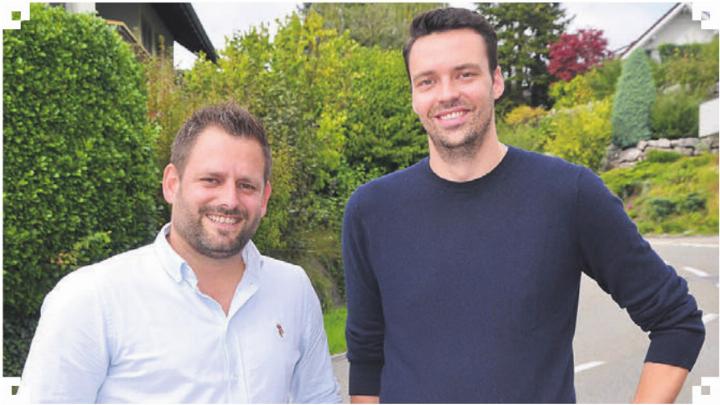Der neue Unterlunkhofer Gemeinderat Oliver Matz (rechts) mit Samuel Felber, einem seiner zukünftigen Ratskollegen. Bild: tst