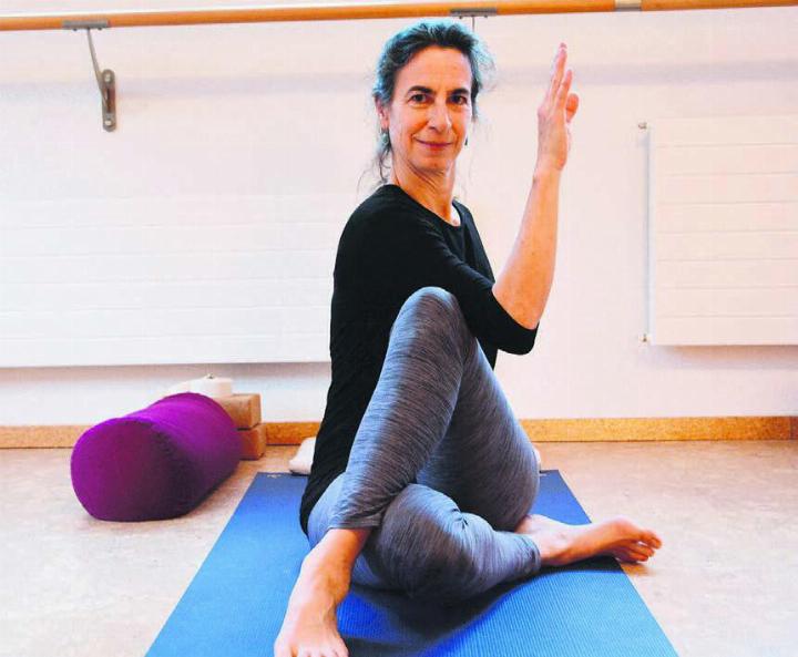 Susanne Pieper ist sich sicher: «Durch Yoga wird man achtsamer im Umgang mit sich selbst.» Bild: Sabrina Salm