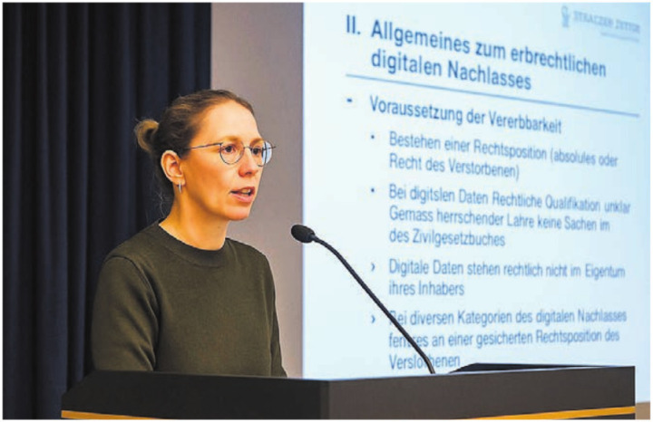 Mit präzisen Beispielen und überraschenden Einsichten zeigte Salome Barth, warum der digitale Nachlass uns alle betrifft. Bild: str Mit präzisen Beispielen und überraschenden Einsichten zeigte Salome Barth, warum der digitale Nachlass uns alle betrifft. Bild: str