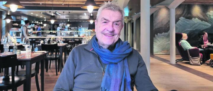 Walter Küng ist mit Leib und Seele Regisseur und freut sich, mit seinem Ensemble das Stück zu erarbeiten. Bild: Verena Anna Wigger