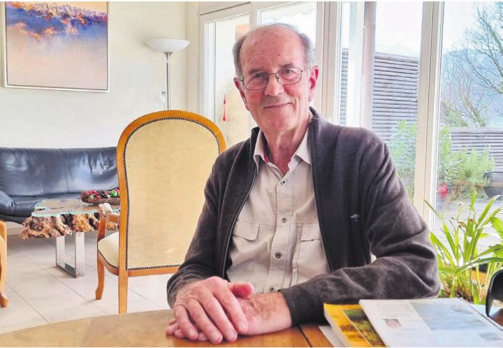 Richard Maurers Erinnerungen an das Flachsee-Projekt und die damit verbundene Kommunikation sind präsent. Der Biologe besucht auch heute noch ab und zu das Reusstal. Bild: Verena Anna Wigger