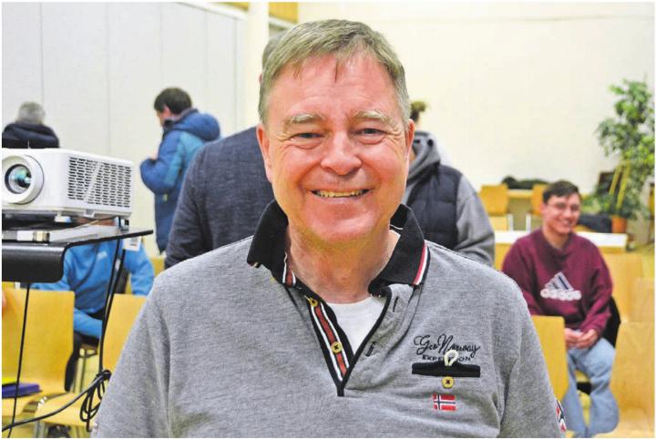 Chris Springer, Präsident der Abgeordnetenversammlung, stellte die Vision des Sportzentrums Burkertsmatt vor. Bild: Roger Wetli