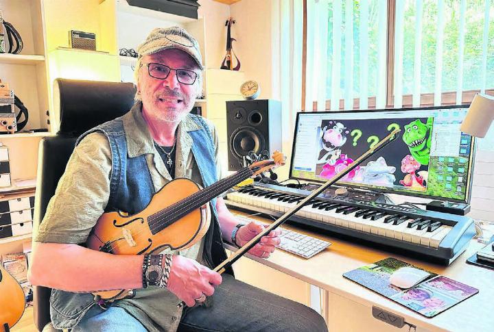 «Musik klingt in die Welt hinaus». Mit diesem Song nahm Egon Egemann aus Wohlen 1990 am ESC in Zagreb teil und holte den 11. Rang. «Ein einmaliges Erlebnis», sagt der Musiker heute. Bild: spr