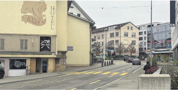 Die «Grill Ecke» (links) an bester Lage im Dorf. Vermieterin ist die Gemeinde Wohlen. Bilder: Stefan Sprenger