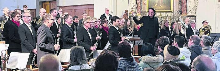 Sehr gelungene Premiere: Die beiden Musikformationen begeisterten in der Kirche in Wohlen das Publikum. Bilder: Britta Müller