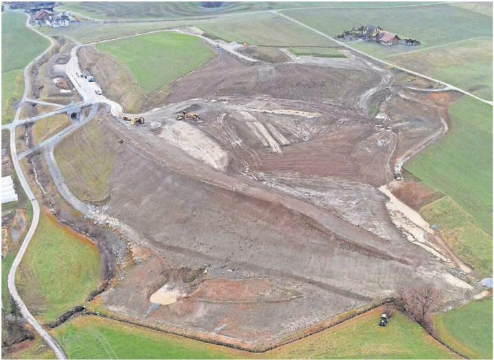 Eine Luftaufnahme vom Januar zeigt, wie gross die Deponie ist. Bild: gk