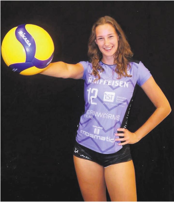 Im neuen Trikot: Vom 1.-Liga-Team des TV Lunkhofen schafft es Laura Gassmann in die Nationalliga A zu Volley Toggenburg. 
Bild: zg