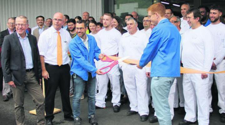 Die vielen Investitionen der letzten Jahre (hier die Einweihung der neuen Trocknungsanlage im Mai) machen sich bezahlt, der Umsatz zeigt nach oben. Bild: Archiv