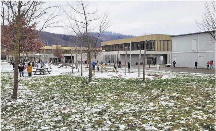 In etlichen Gemeinden (wie hier in Villmergen) wird der Schulraum knapp. Nicht überall ist die Bevölkerung aber bereit, die hohen Investitionskosten für den Ausbau zu tragen. Bild: Archiv