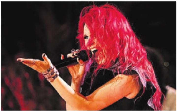 Die Dintikerin ist Sängerin bei gleich zwei Metal-Bands. Bild: rd