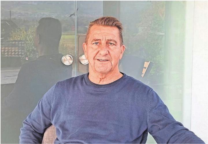 Walter Koch ist mit viel Engagement Regisseur. Das stellt er auch den Theaterleuten der Freien Bühne Lunkhofen in diesem Herbst wieder zur Verfügung. Bild: Verena Anna Wigger