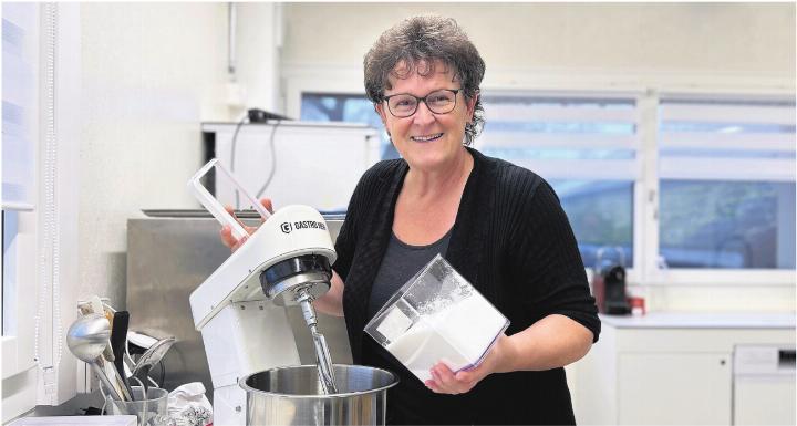 Angepackt hat Milly Stöckli immer, das tut sie künftig noch öfter in der Produktion für den Hofladen. Bild: Annemarie Keusch