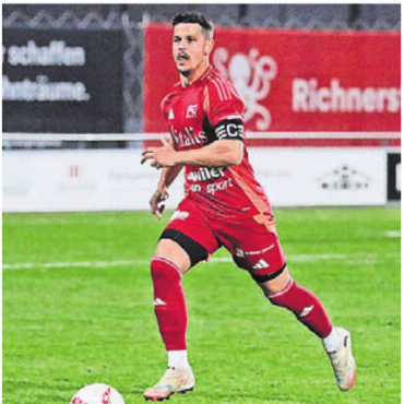 Muri schielt auf Leaderthron - Der FC Muri und Captain Simone Parente könnten den 1. Platz erstürmen. Bild: jl