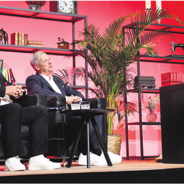 Ein Abend mit Format - Viel Fingerspitzengefühl und eine gesunde Portion Humor sowie Sinn für Selbstironie bewies an diesem Abend auch die Spitze der RBO. Wie hier im Interview (von links): Dominik Erny, Marc Jordan mit Comedian und Moderator der Gala Stefan Büsser. Bilder: Verena Anna Wigger