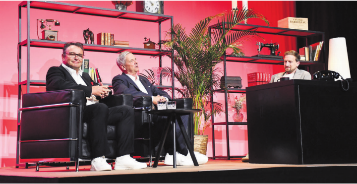 Viel Fingerspitzengefühl und eine gesunde Portion Humor sowie Sinn für Selbstironie bewies an diesem Abend auch die Spitze der RBO. Wie hier im Interview (von links): Dominik Erny, Marc Jordan mit Comedian und Moderator der Gala Stefan Büsser. Bilder: Verena Anna Wigger