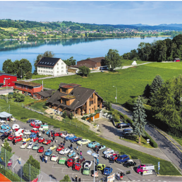 Kleine Flitzer – ganz gross - Ein Bild, das in Erinnerung bleiben wird: 50 Jahre nach der Premiere kehrt das Treffen der kleinen Flitzer an den Hallwilersee zurück.