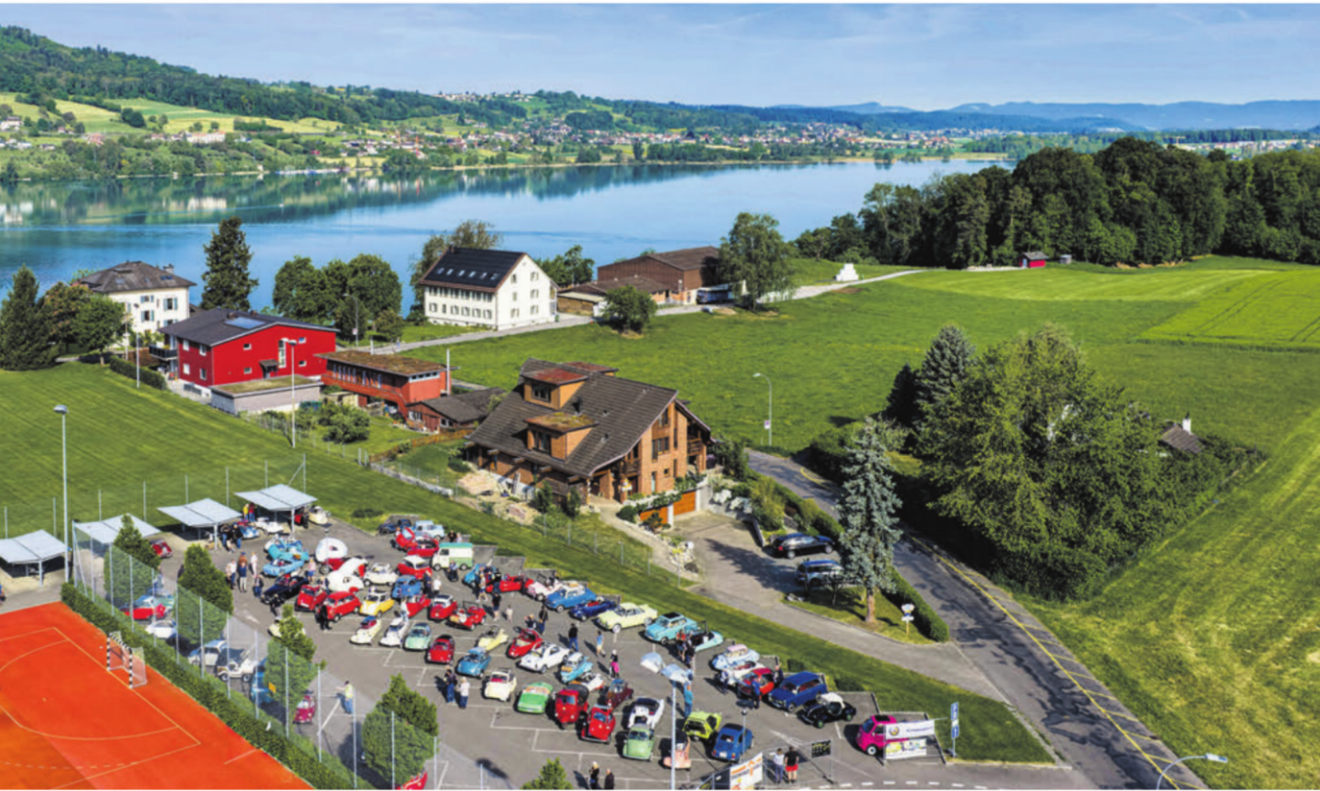 Ein Bild, das in Erinnerung bleiben wird: 50 Jahre nach der Premiere kehrt das Treffen der kleinen Flitzer an den Hallwilersee zurück. - Das Bild wird blockiert. – Möglicherweise durch einen aktiven Adblocker.