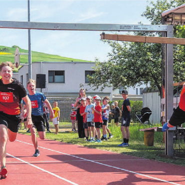 Schnell, laut, mitreissend - Den ganzen Nachmittag über gab es viele knappe Entscheidungen. Bilder: sh