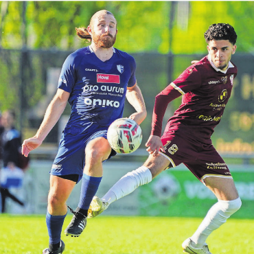 Wertvolles Last-minute-Tor - Michael Weber (links) erzielt in der Nachspielzeit das 1:1 für den FC Wohlen. Bild: Andy Müller / Archiv