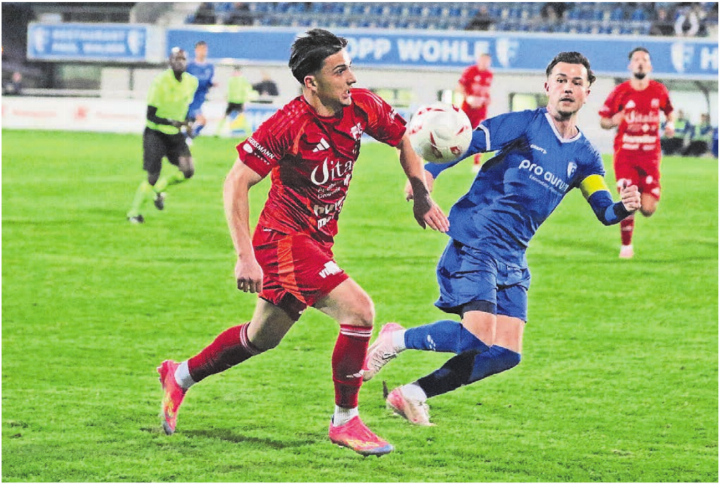 Leon Alimi (links) und der FC Muri spielen in Küttigen 1:1. Drei Teams haben jetzt zwei Zähler Vorsprung auf die Freiämter.    Bild: Archiv/jl