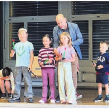 Jubiläum mit ganz vielen Wow-Momenten - Während die Erwachsenen die Traktanden behandelten, konnten sich die Kids zu kleinen Zauberern ausbilden lassen.