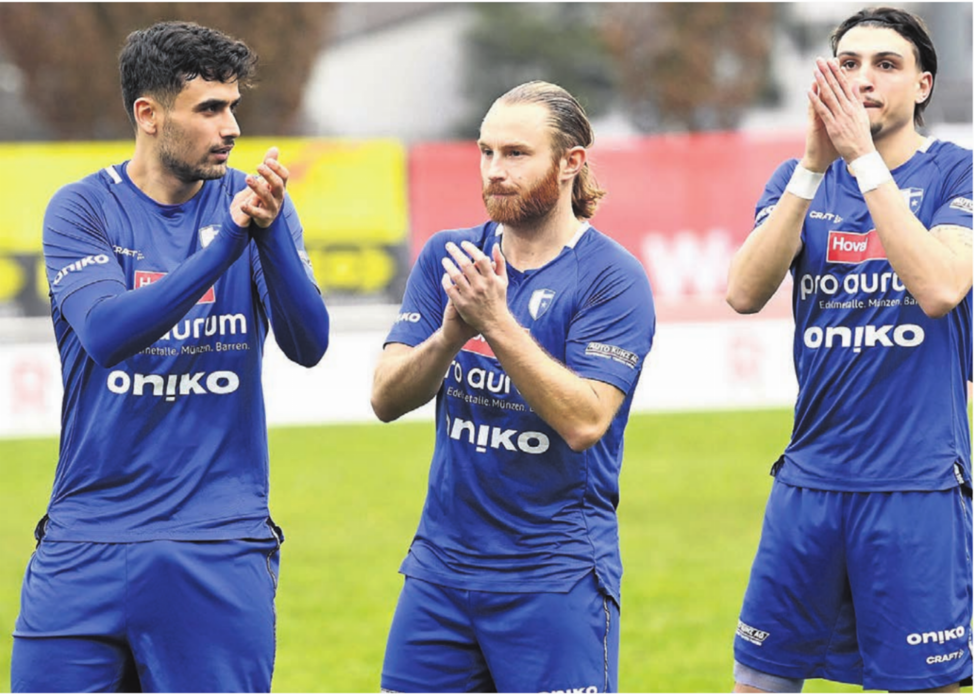 Drei der Spieler, die man auch nächste Saison wieder im FCW-Trikot sehen wird (von links): Bijan Dalvand, Michael Weber und Noel Romano. Bild: Archiv/awa - Das Bild wird blockiert. – Möglicherweise durch einen aktiven Adblocker.