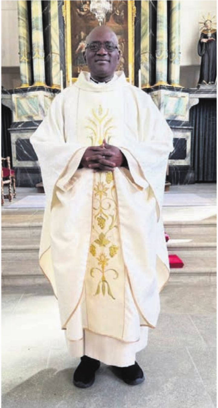 Ambrose Olowo bei der Ausübung seines kirchlichen Dienstes in der Pfarrei in Bettwil.    Bild: zg