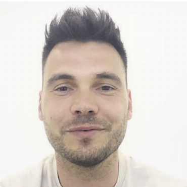 Vom Pensionär und dem Goldjungen - Goran Karanovic hat viele Parallelen zu Alessandro Vogt.