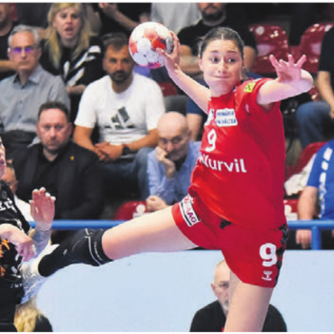 Stolz trotz verpasstem Titel - Am Final Four in Rumänien erhielt Daphne Gautschi viel Spielzeit. Bild: zg