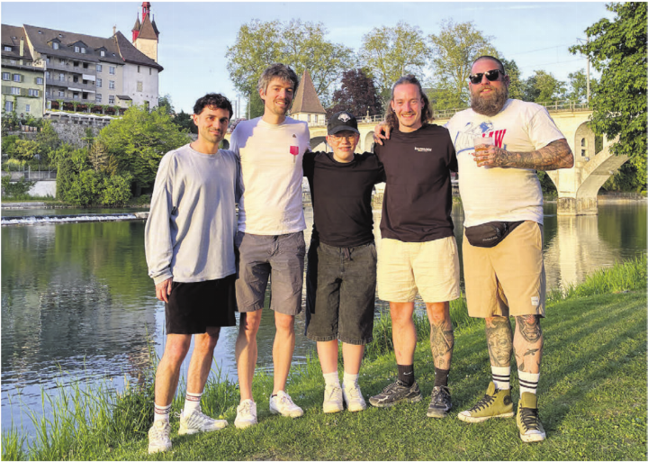Auch der Nachwuchs hilft tatkräftig mit: Merlin Fürst (Mitte) war bei der Überarbeitung des FIDM-Kinderprogramms am Festivalsamstag massgeblich beteiligt. Nico Schulthess, Patrick Fürst, Jonas Schüpfer und Pascal Egger (von links) sind Teil des Erwachsenen-OKs. Es fehlen: Juri Tirez, Jaël Kaufmann, Sarah Tirez, Ramona Maier, Severin Peer, Philippe Attiger, Lukas Koller. Bild: zg