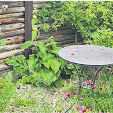 Gärten für Mensch und Natur - Ein Plätzchen zum Verweilen am Kornweg 1.    Bild: zg